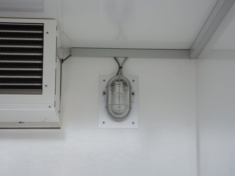 PKW Anhänger Kühlkofferanhänger 2.700 kg – Bild 4